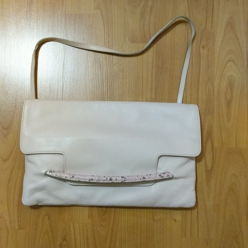 IACUCCI leather bag